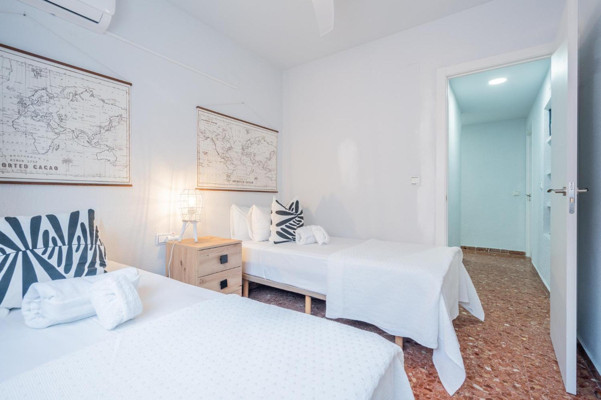 Apartamento Familiar En Avenida Del Puerto Valencia Exterior photo